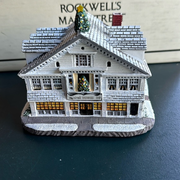 Vintage Norman Rockwell’s Studio from the Main Street Collection - Picture 2 of 4